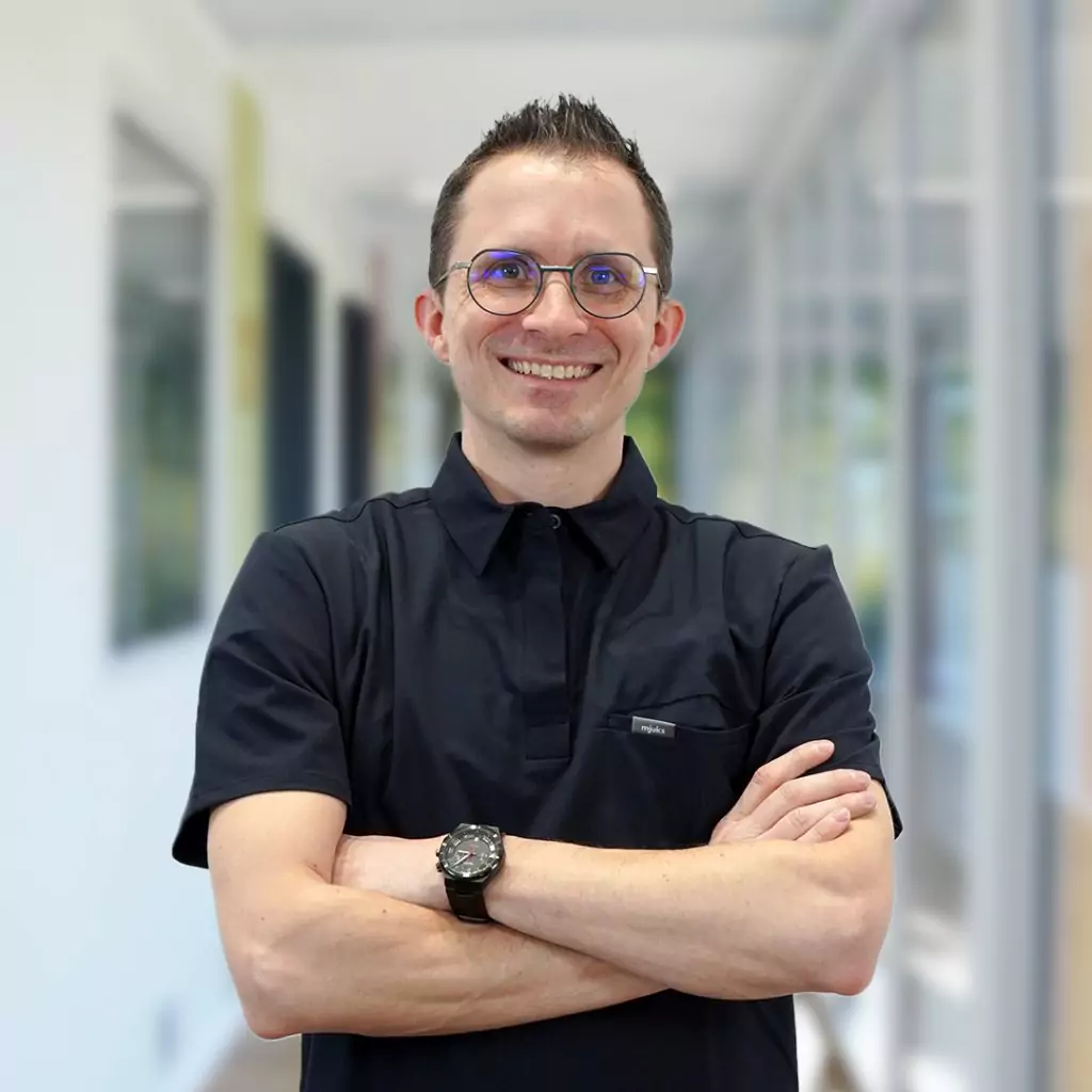 Christopher Brüngel, Verwaltung am Tierärztezentrum Neuland Bergheim
