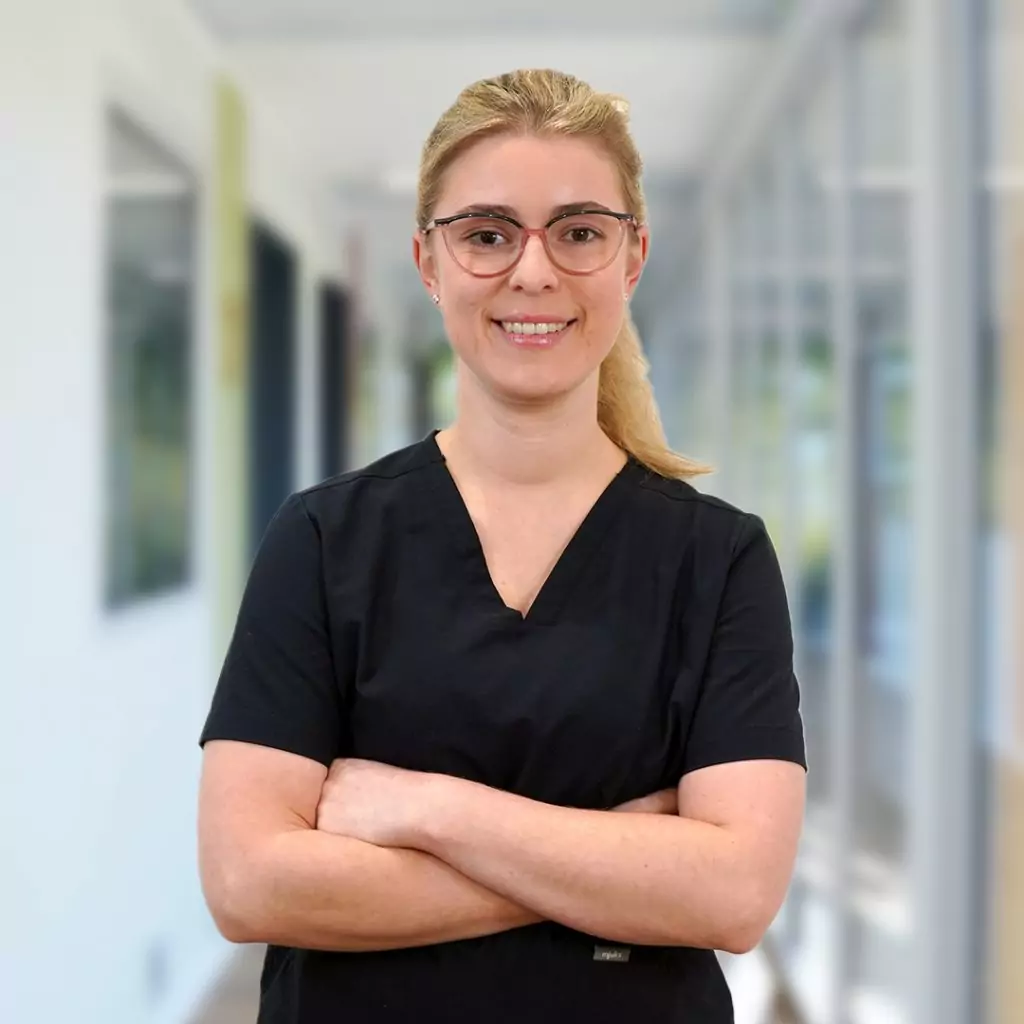 Dana Finis, Tierärztin am Tierärztezentrum Neuland Bergheim