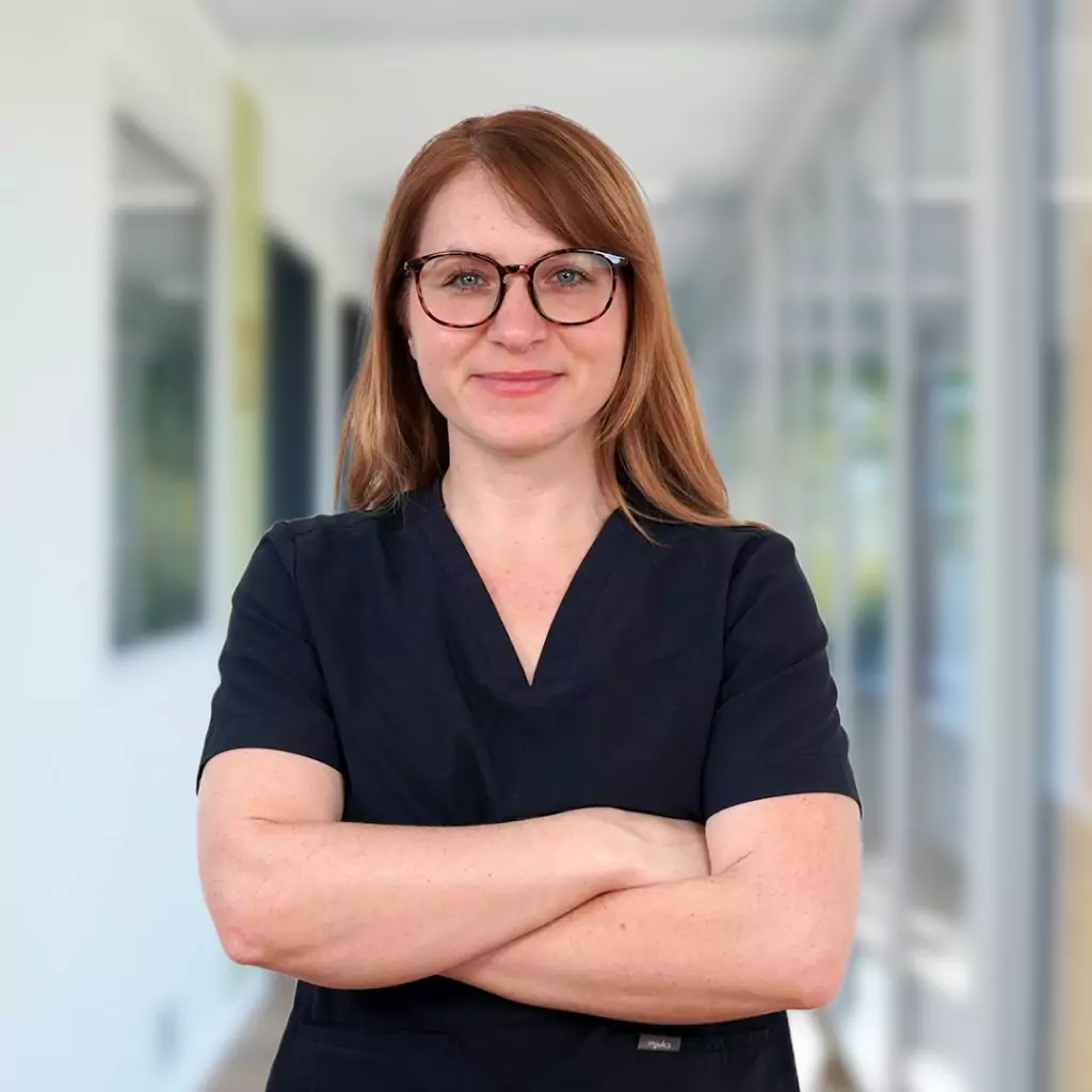 Karina Schreyer, Tierärztin am Tierärztezentrum Neuland Bergheim