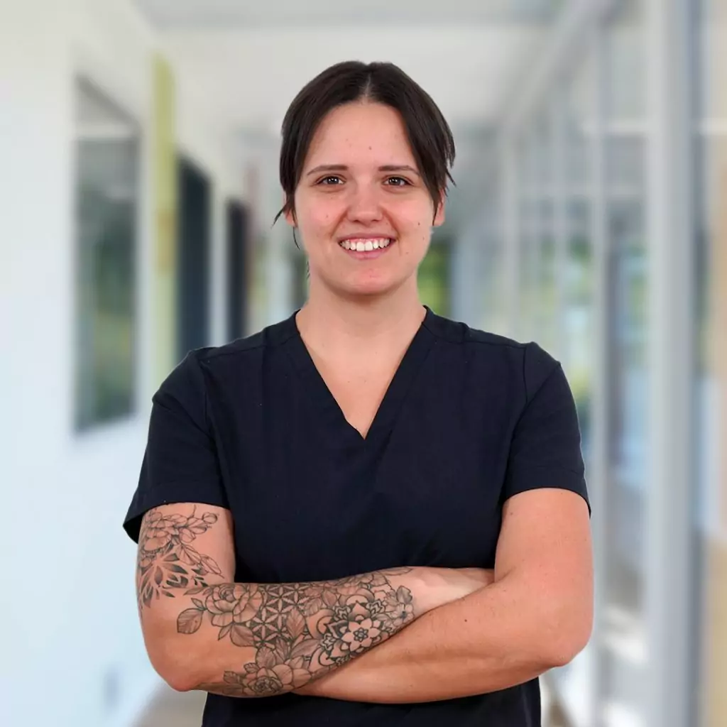 Laura Schauff, Verwaltung am Tierärztezentrum Neuland Bergheim