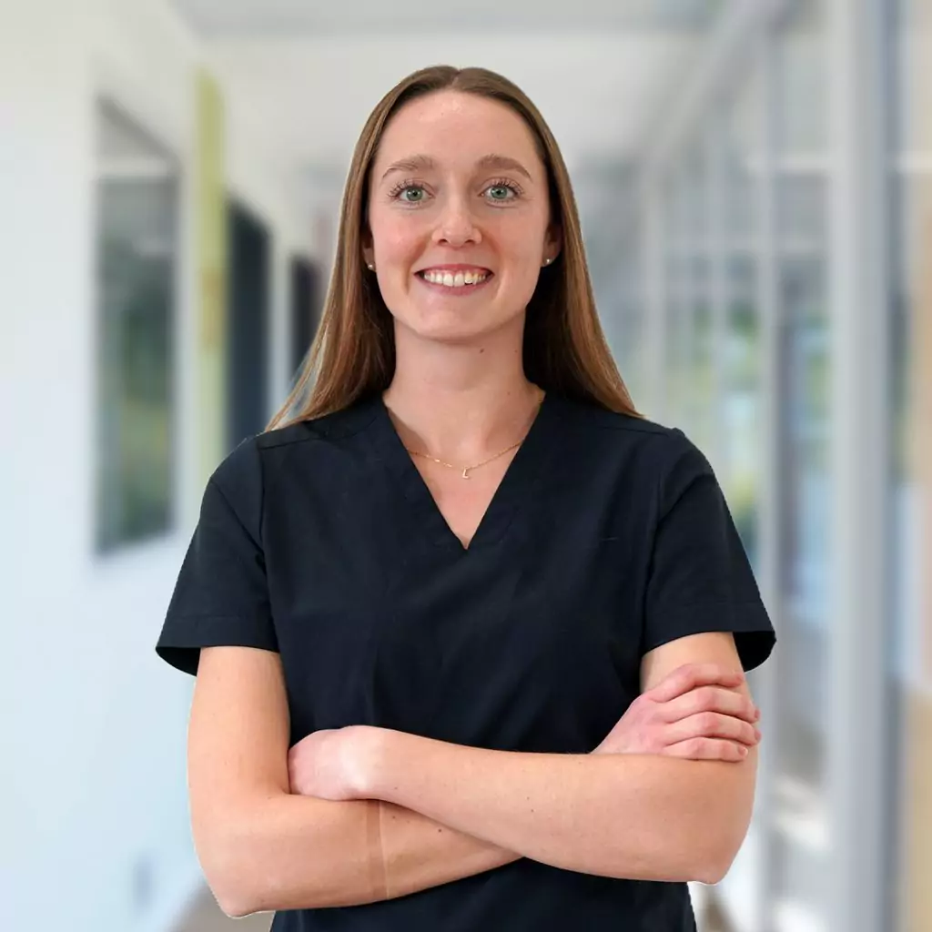 Melina Böcher, Tierärztin am Tierärztezentrum Neuland Bergheim